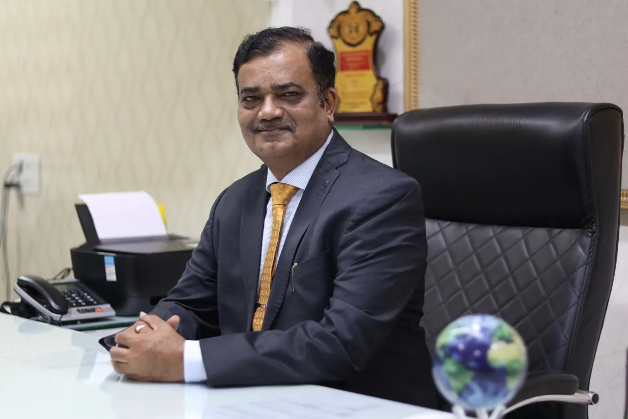 Dr. G.D. Giri - Principal